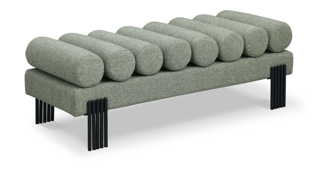 Akeela - Bench