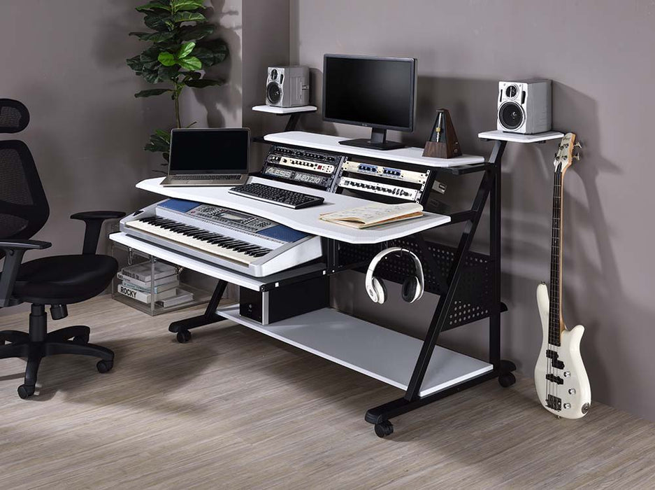 Willow - Music Desk