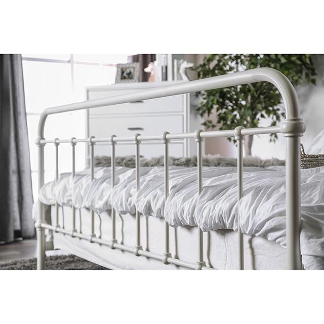 IRIA Vintage White E.King Bed