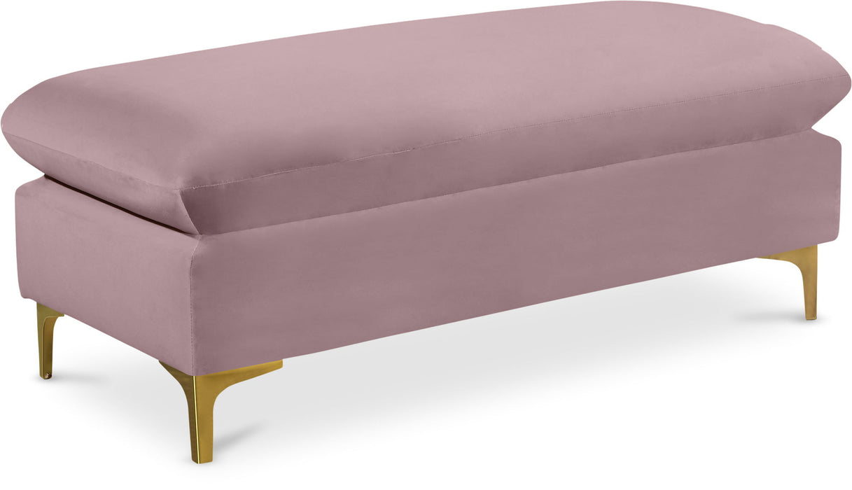 Naomi - Ottoman