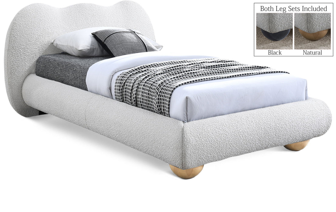 Hyde - Bed